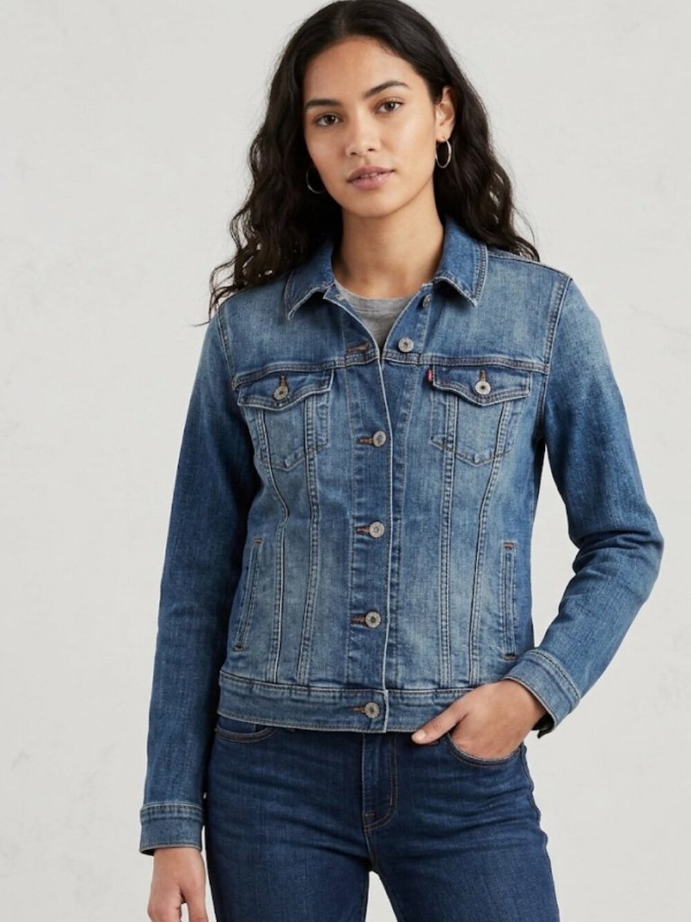 Levi's Medium Wash Denim Jean Jacket - Size M